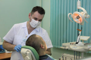 Стоматолог в медицинском центре Радуга-Мед